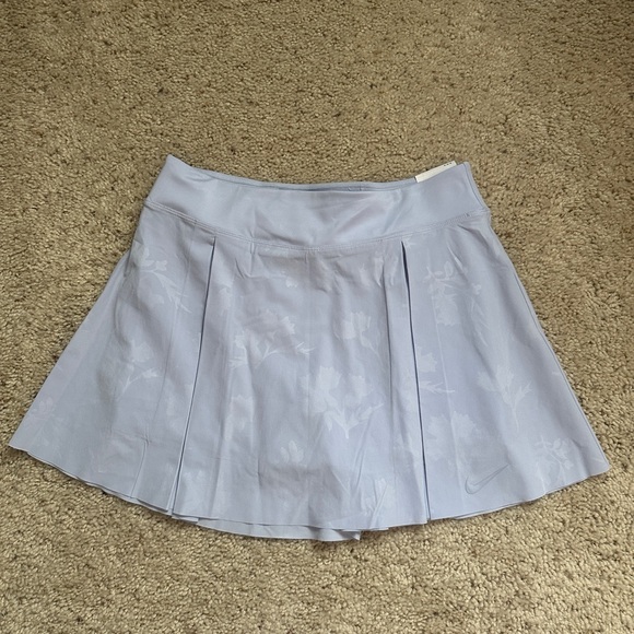 NWT Nike Women`s Regular Club Embossed Floral Print Golf Skirt sz M (142) - Picture 3 of 11